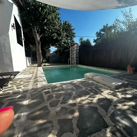 Shadas With Pool & Jacuzzi Perfect Hospitality Nea Iraklia