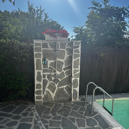 Shadas With Pool & Jacuzzi Perfect Hospitality
